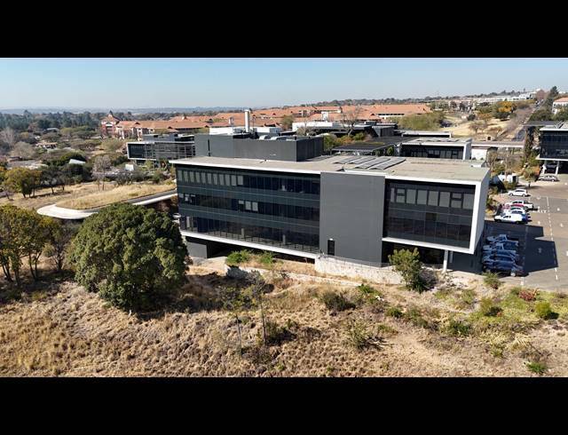 7,000M² OFFICE TO LET IN BRYANSTON
